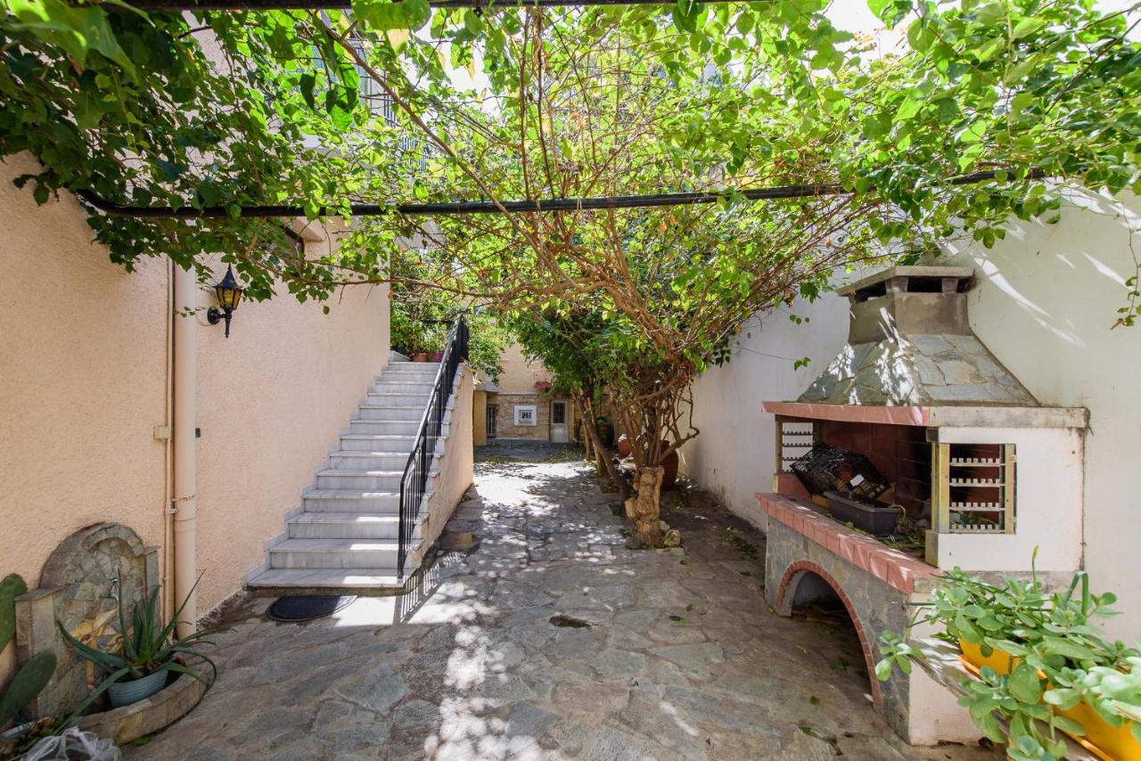 Aegina'S Flowers House Exterior photo